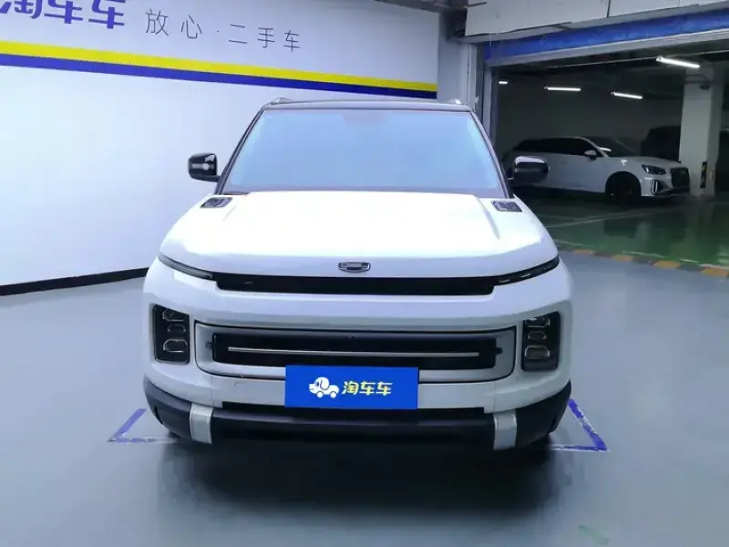 2023 Geely Icon с пробегом 33 000 км