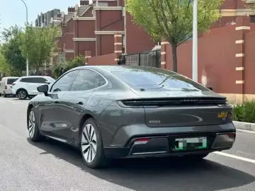 Geely Galaxy E8