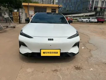 2025 Geely Galaxy E8 с пробегом 37 000 км