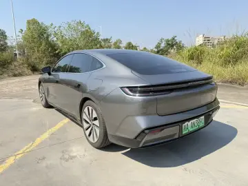 2024 Geely Galaxy E8 с пробегом 102 000 км