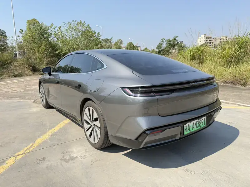 2024 Geely Galaxy E8 с пробегом 102 000 км