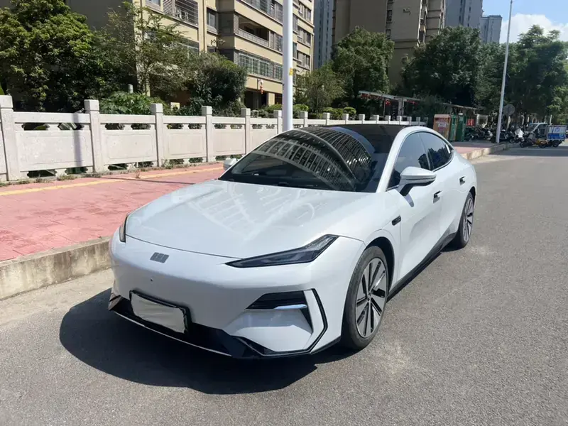 2024 Geely Galaxy E8 с пробегом 56 000 км