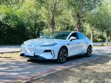 Geely Galaxy E8