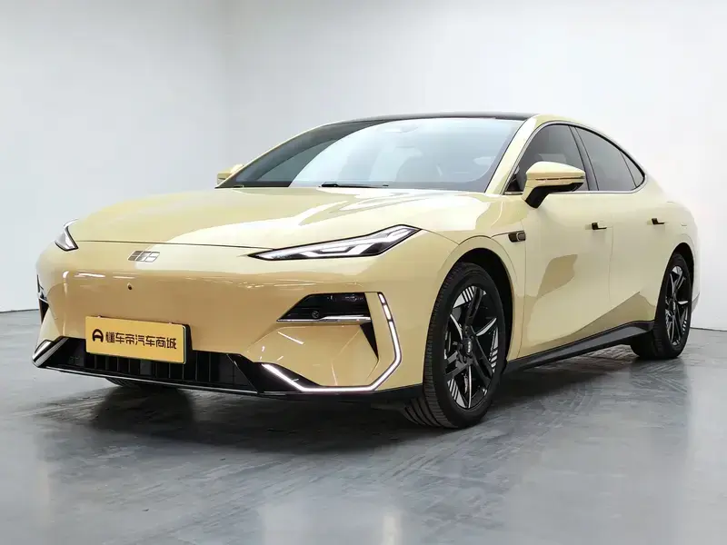 2024 Geely Galaxy E8 с пробегом 25 600 км