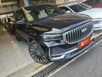 2025 Geely Monjaro с пробегом 19 000 км