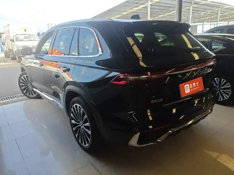 2025 Geely Monjaro с пробегом 19 000 км
