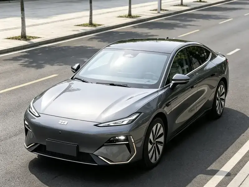 2024 Geely Galaxy E8 с пробегом 55 000 км