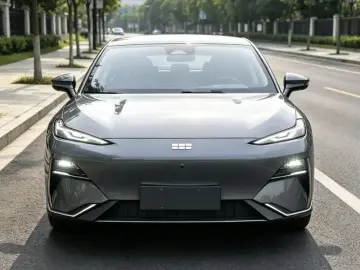2024 Geely Galaxy E8 с пробегом 55 000 км