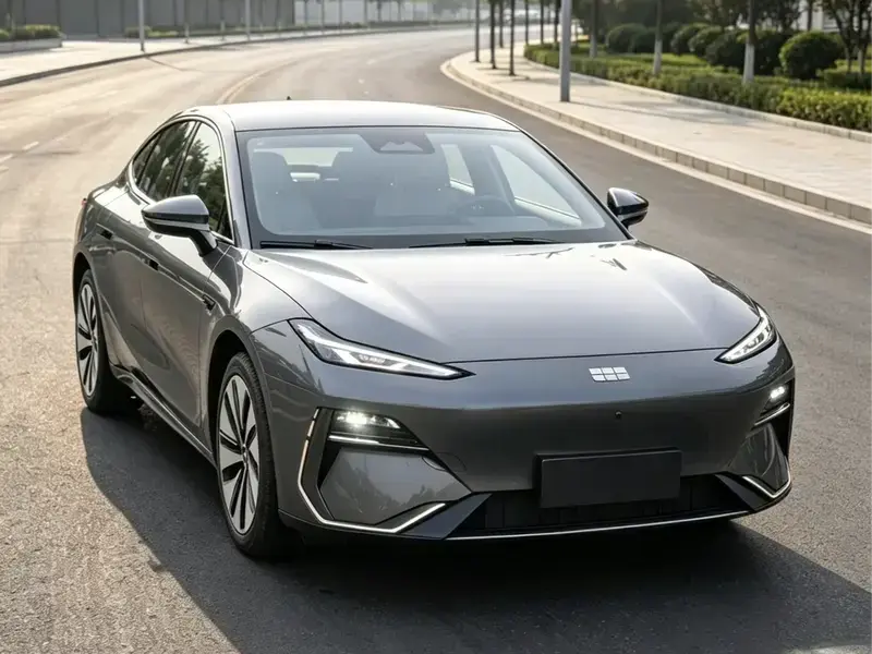 2024 Geely Galaxy E8 с пробегом 55 000 км