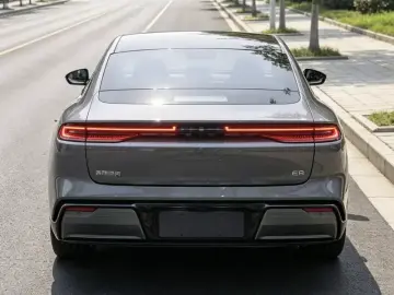 2024 Geely Galaxy E8 с пробегом 55 000 км