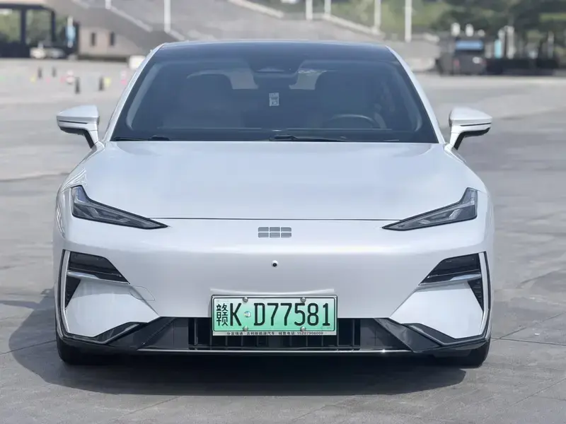 2024 Geely Galaxy E8 с пробегом 56 800 км
