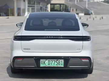2024 Geely Galaxy E8 с пробегом 56 800 км