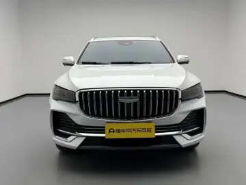 2025 Geely Monjaro с пробегом 10 300 км