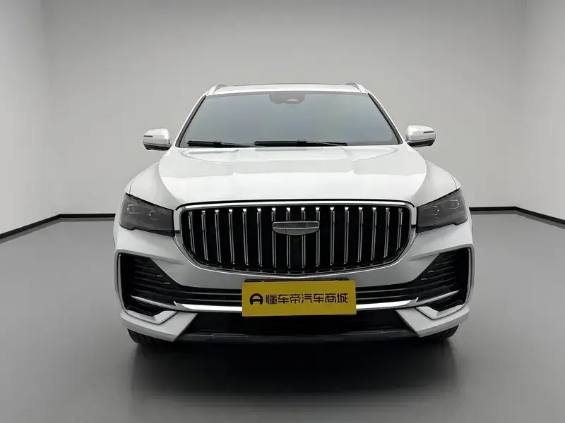 2025 Geely Monjaro с пробегом 10 300 км