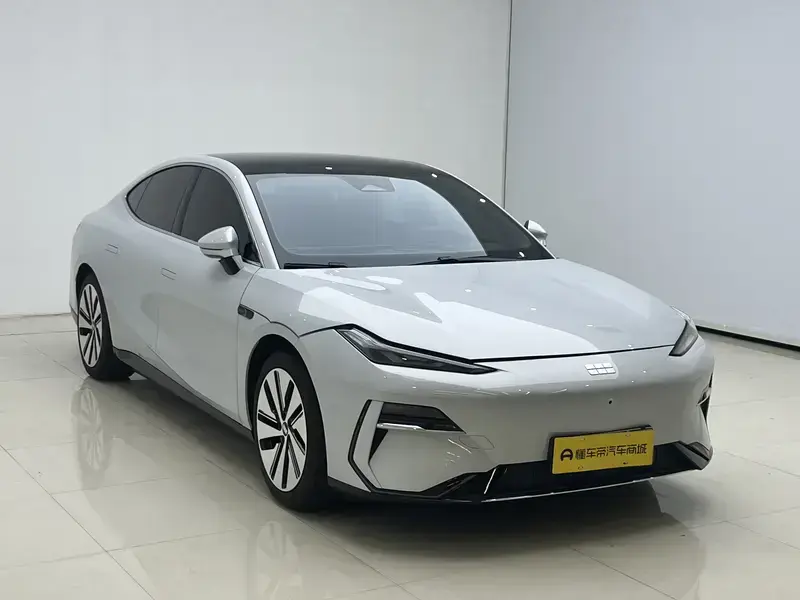 2024 Geely Galaxy E8 с пробегом 36 900 км