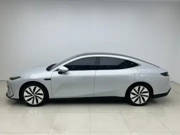 2024 Geely Galaxy E8 с пробегом 36 900 км