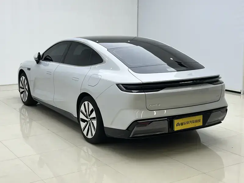 2024 Geely Galaxy E8 с пробегом 36 900 км
