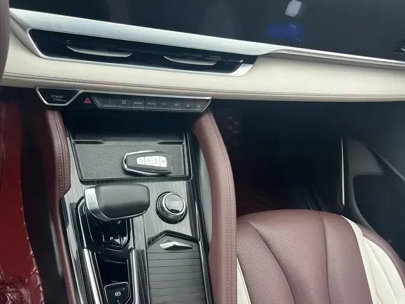 2021 Geely Monjaro с пробегом 48 000 км