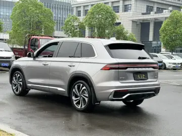 2024 Geely Monjaro с пробегом 15 000 км