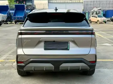 2024 Geely Galaxy L7 с пробегом 29 000 км