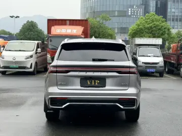 2024 Geely Monjaro с пробегом 15 000 км