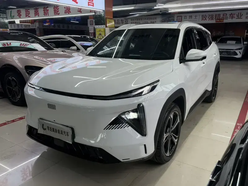 2023 Geely Galaxy L7 с пробегом 53 000 км