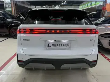 2023 Geely Galaxy L7 с пробегом 53 000 км