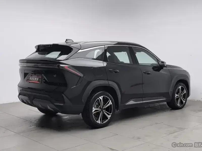 2023 Geely Galaxy L7 с пробегом 24 200 км