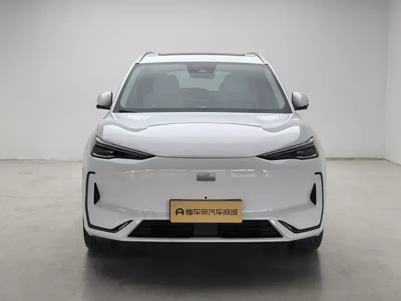 2024 Geely Galaxy E5 с пробегом 55 000 км