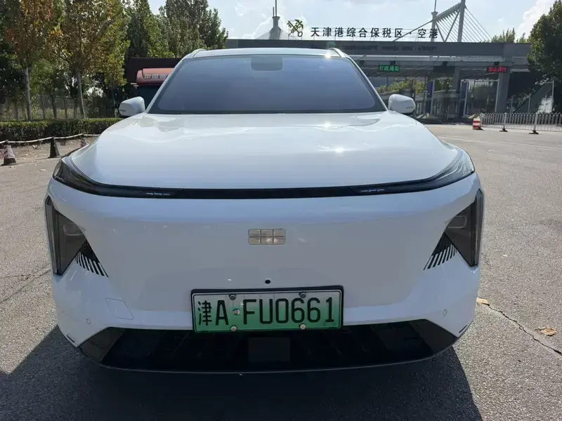 2023 Geely Galaxy L7 с пробегом 19 000 км