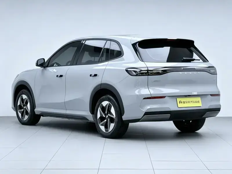 2024 Geely Galaxy E5 с пробегом 39 500 км
