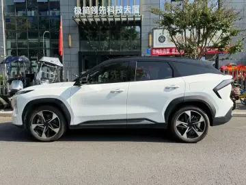 2023 Geely Galaxy L7 с пробегом 18 000 км