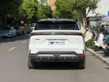 2023 Geely Galaxy L7 с пробегом 18 000 км
