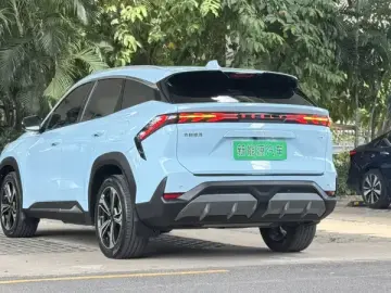 2023 Geely Galaxy L7 с пробегом 65 000 км