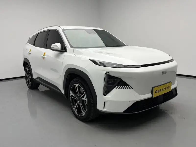 2024 Geely Galaxy L7 с пробегом 66 000 км