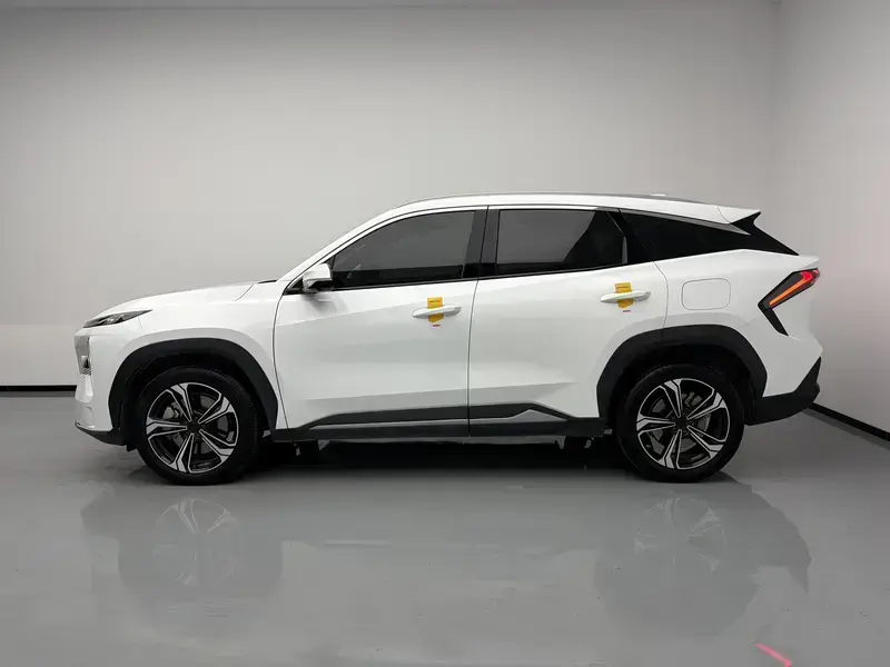 2024 Geely Galaxy L7 с пробегом 66 000 км
