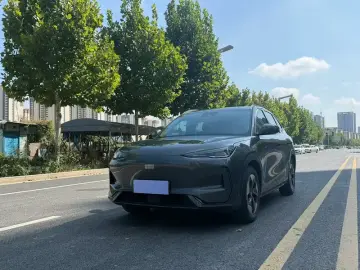 Geely Galaxy E5