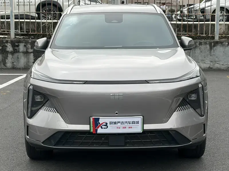 2024 Geely Galaxy L7 с пробегом 43 500 км