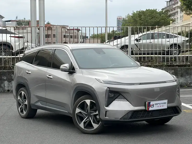 2024 Geely Galaxy L7 с пробегом 43 500 км