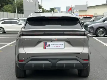2024 Geely Galaxy L7 с пробегом 43 500 км