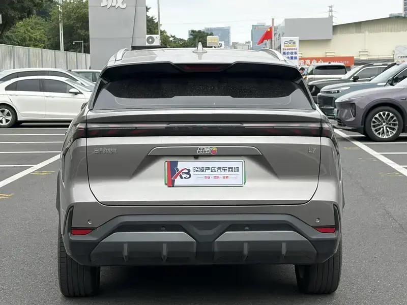 2024 Geely Galaxy L7 с пробегом 43 500 км