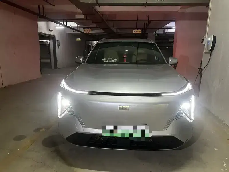 2024 Geely Galaxy L7 с пробегом 40 000 км