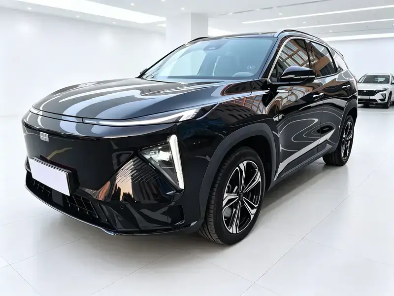 2023 Geely Galaxy L7 с пробегом 23 000 км