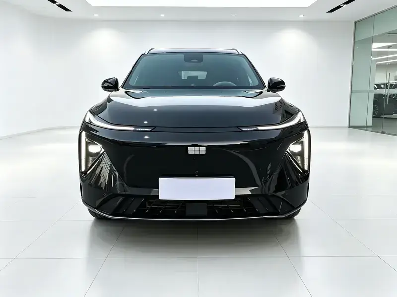 2023 Geely Galaxy L7 с пробегом 23 000 км
