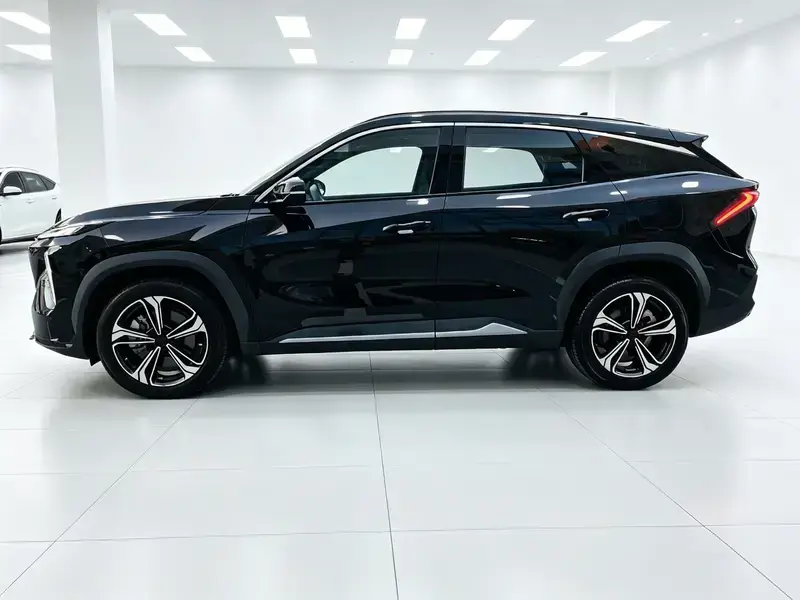 2023 Geely Galaxy L7 с пробегом 23 000 км