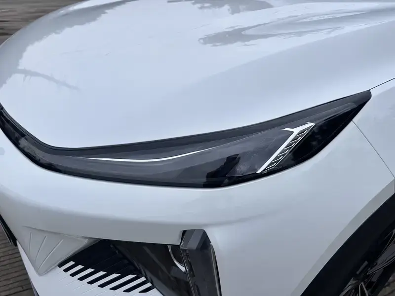 2024 Geely Galaxy L7 с пробегом 23 000 км