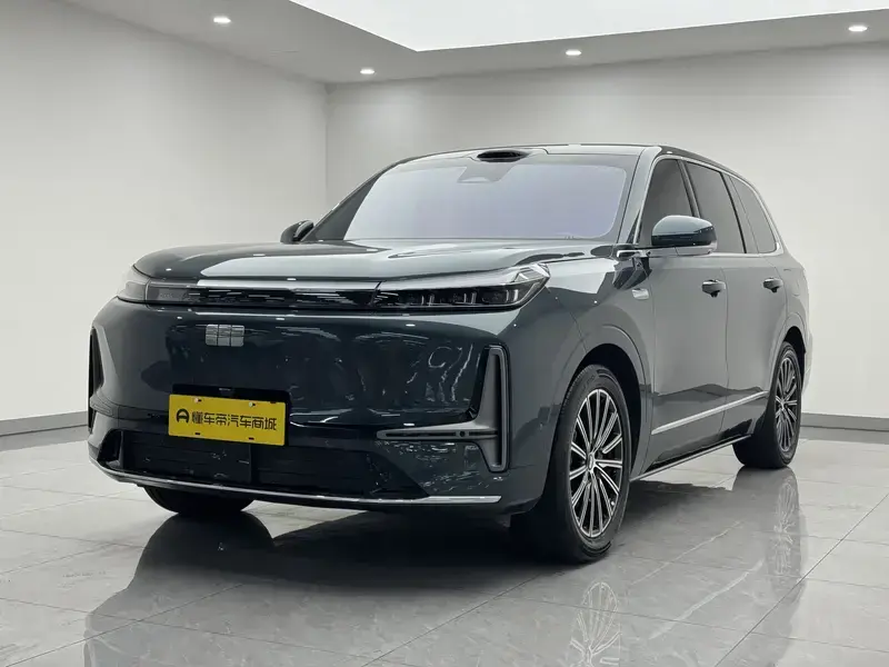 2025 Geely Galaxy M9 с пробегом 27 500 км