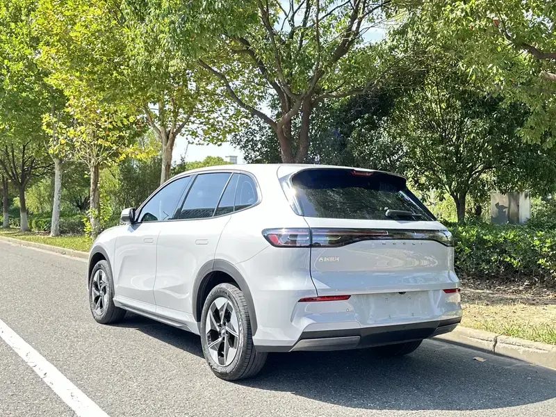 2024 Geely Galaxy E5 с пробегом 49 000 км
