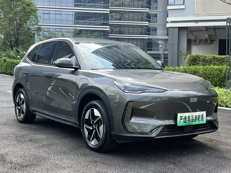 2024 Geely Galaxy E5 с пробегом 10 000 км
