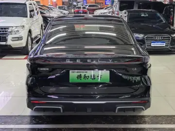 2023 Geely Galaxy L6 с пробегом 38 000 км